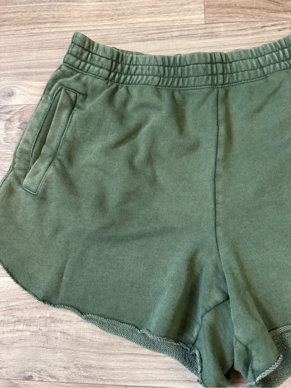Aerie On My Way! High Waisted Short Sweatshorts in Green Size Large - Picture 2 of 8